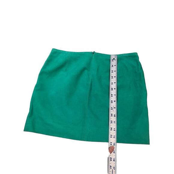 Dione von Furstenburg Suede Mini Skirt Green Size 4 'Jay' - Picture 6 of 10